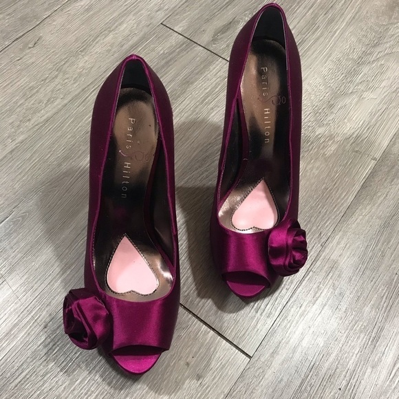 Paris Hilton Fuchsia Bonita Satin Flower Peep Toe Pumps size 7 - Picture 1 of 6